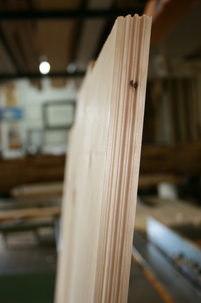 Zirbelholzbrett mit Verbinder